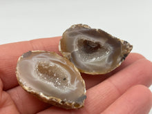 Load image into Gallery viewer, Agate geode
