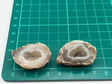 Load image into Gallery viewer, Agate geode
