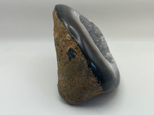 Load image into Gallery viewer, Agate geode
