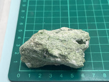 Load image into Gallery viewer, Chrome diopside
