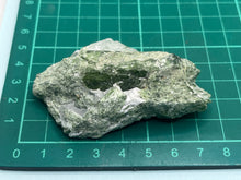 Load image into Gallery viewer, Chrome diopside
