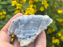 Load image into Gallery viewer, Graphite sprays in blue calcite
