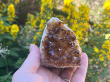 Load image into Gallery viewer, Citrine cluster cut base
