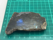 Load image into Gallery viewer, Labradorite
