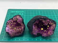 Load image into Gallery viewer, Dyed Quartz geode
