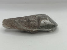 Load image into Gallery viewer, Tumbled garden Quartz with lodolite
