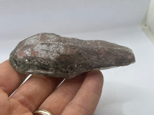 Load image into Gallery viewer, Tumbled garden Quartz with lodolite
