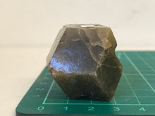 Load image into Gallery viewer, Grossular garnet
