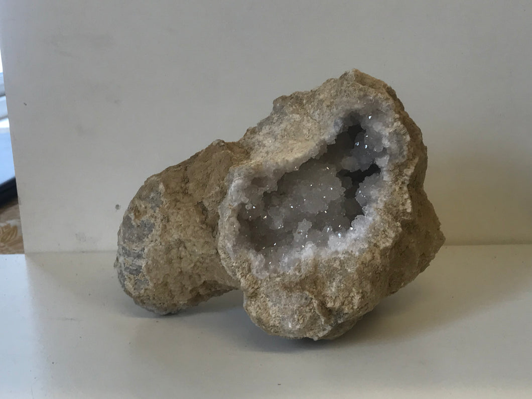 Quartz geode