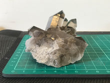 Load image into Gallery viewer, Smoky quartz
