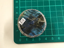 Load image into Gallery viewer, Labradorite emma egg
