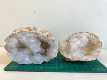 Load image into Gallery viewer, Whole Quartz geode
