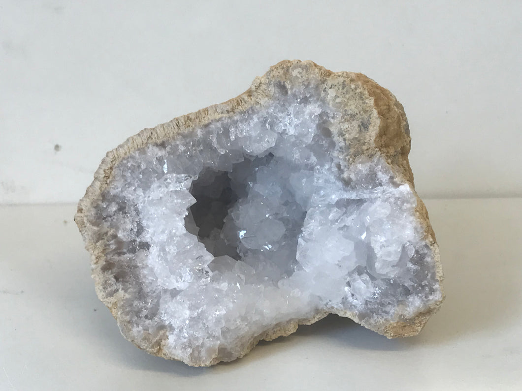 Quartz geode